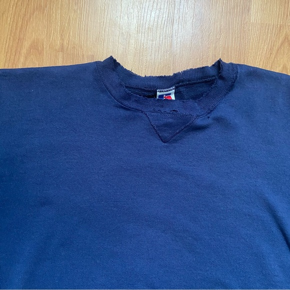 Vintage Russell Athletic Men’s Naturally Distressed Navy Crewneck Size XL - Picture 3 of 13